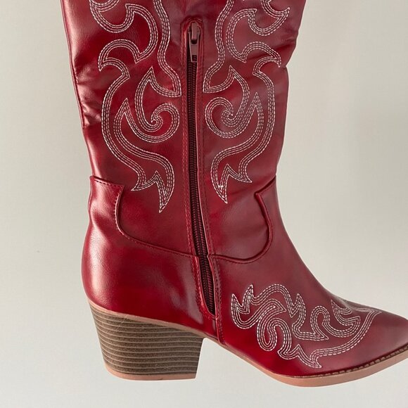 Red western cowboy boots - women’s size 8 - Picture 3 of 5
